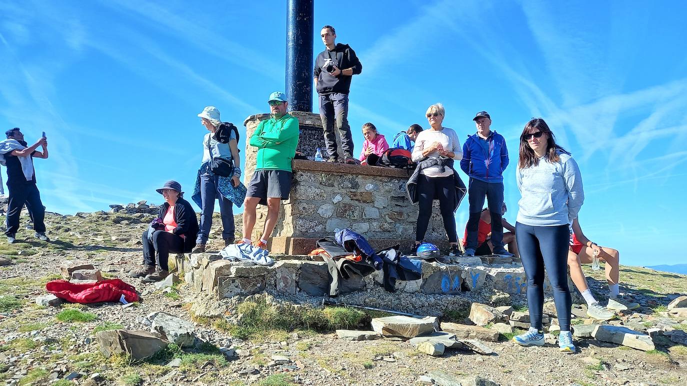 Fotos: Alain Santamaría Blanco y Cristina Santamaría Santamaría vencieron el III Kilómetro Vertical de Valdezcaray