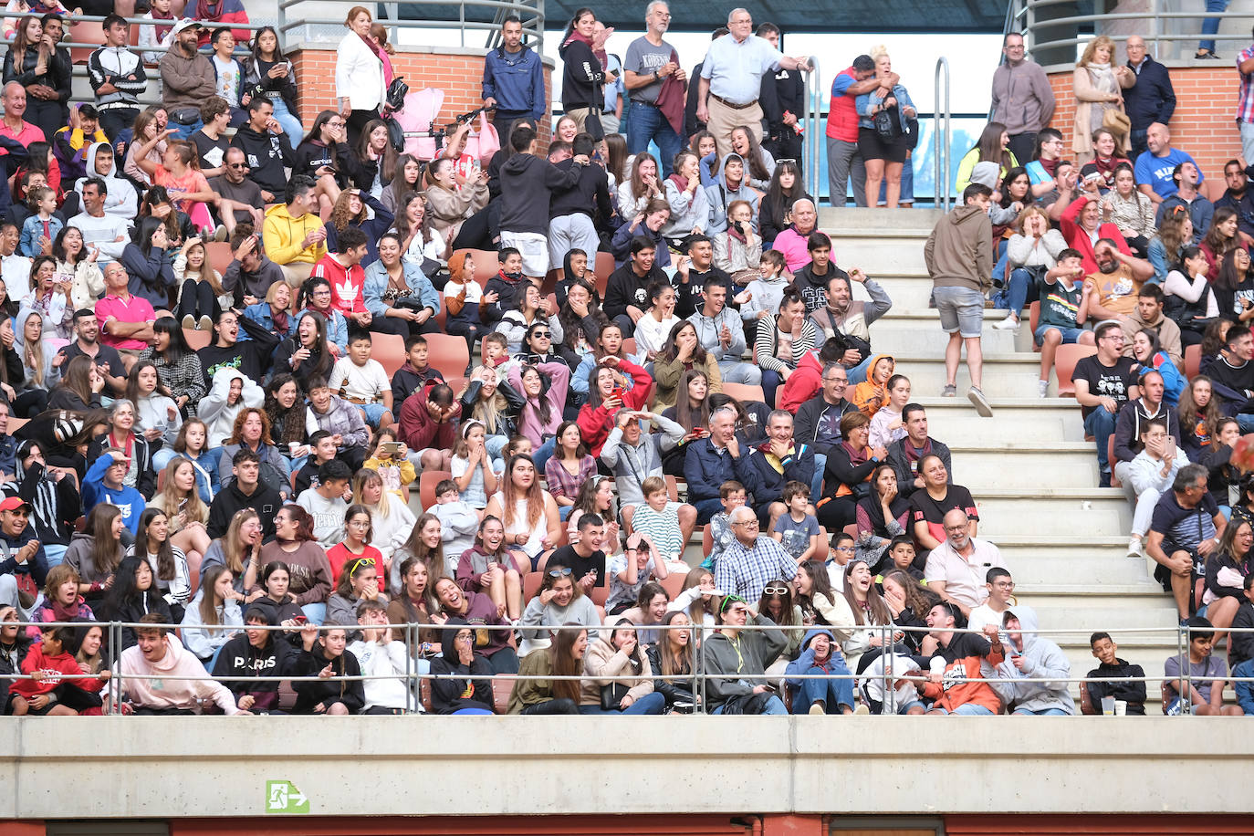 Fotos: Las vaquillas llenan La Ribera el domingo