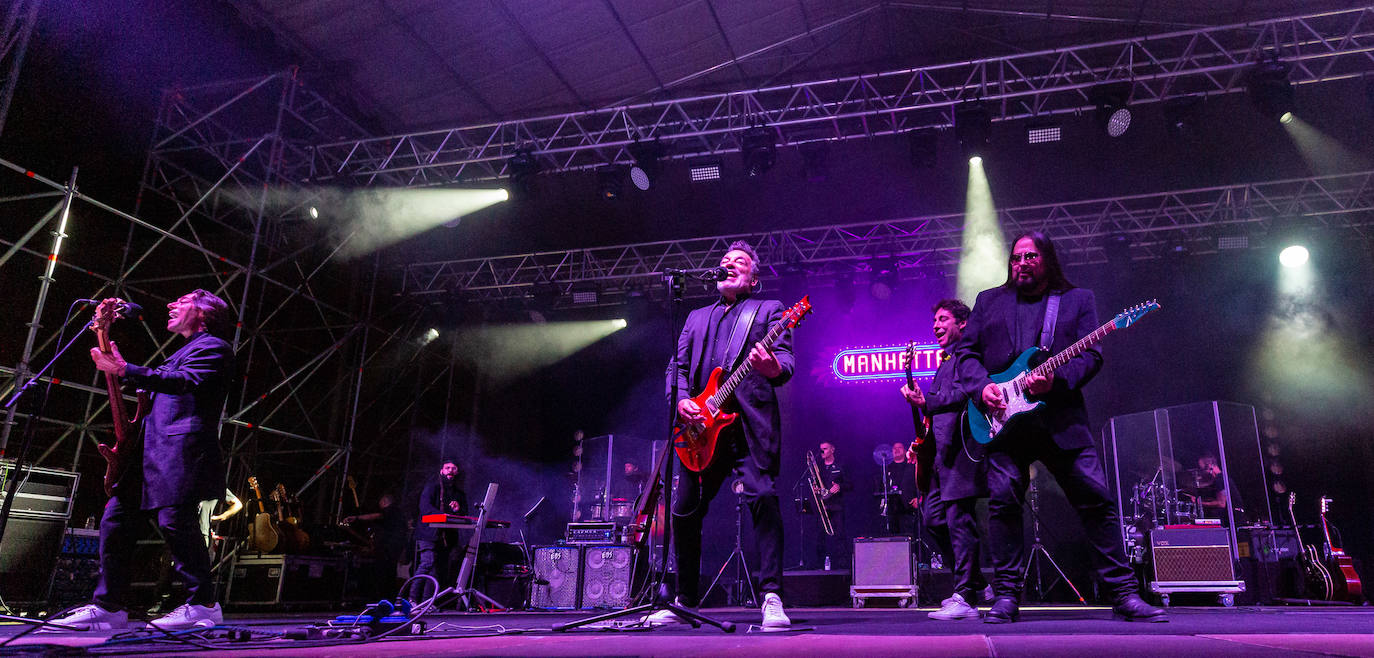 Fotos: Concierto de Café Quijano en la plaza del Ayuntamiento