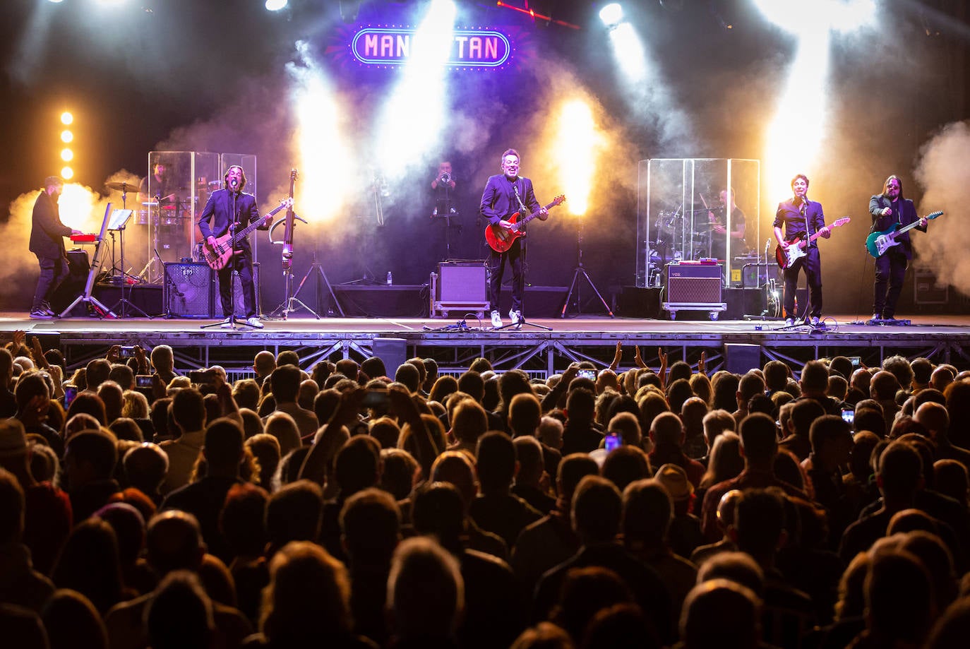 Fotos: Concierto de Café Quijano en la plaza del Ayuntamiento