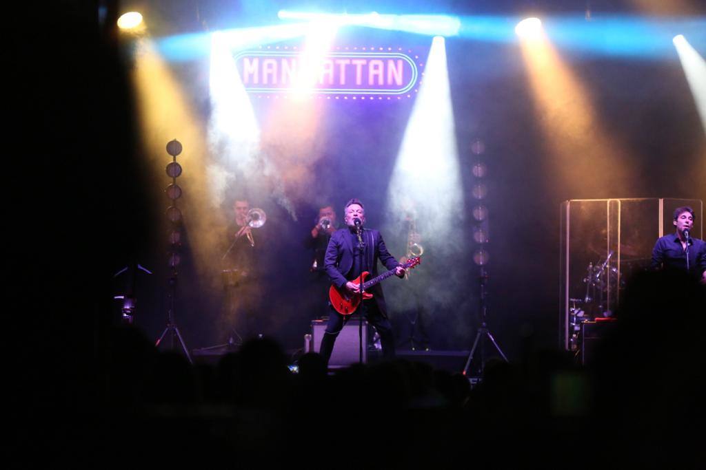 Fotos: Concierto de Café Quijano en la plaza del Ayuntamiento