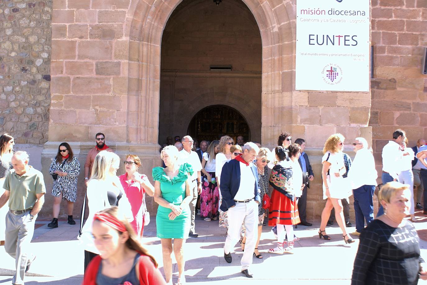 Fotos: Primer día grande de fiestas en Baños de Río Tobía