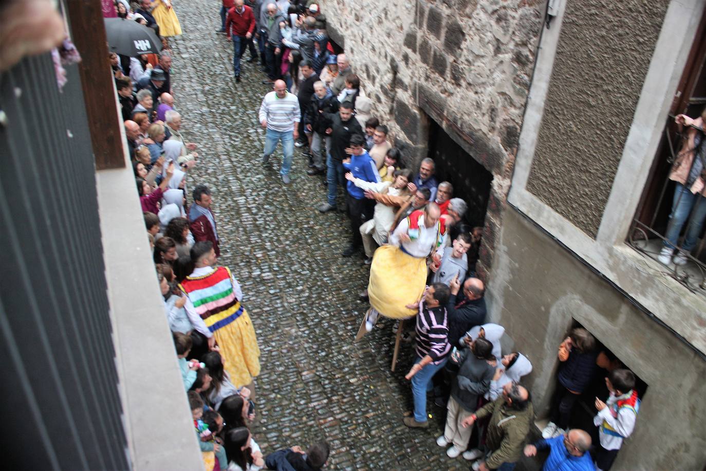 Fotos: Los danzadores de Anguiano no defraudan