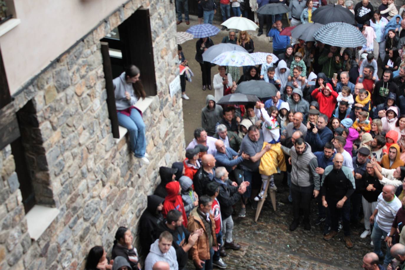 Fotos: Los danzadores de Anguiano no defraudan