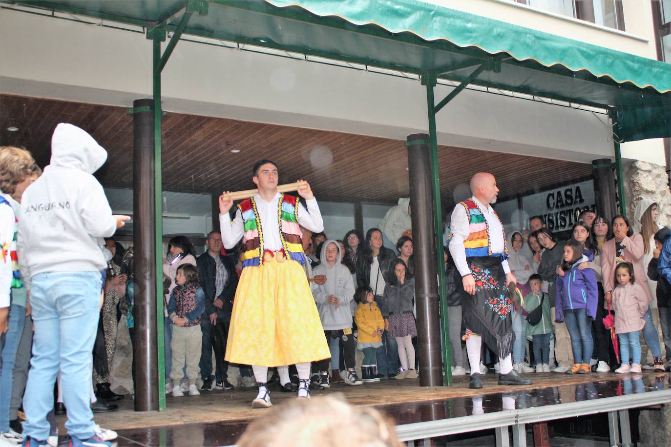 Fotos: Los danzadores de Anguiano no defraudan