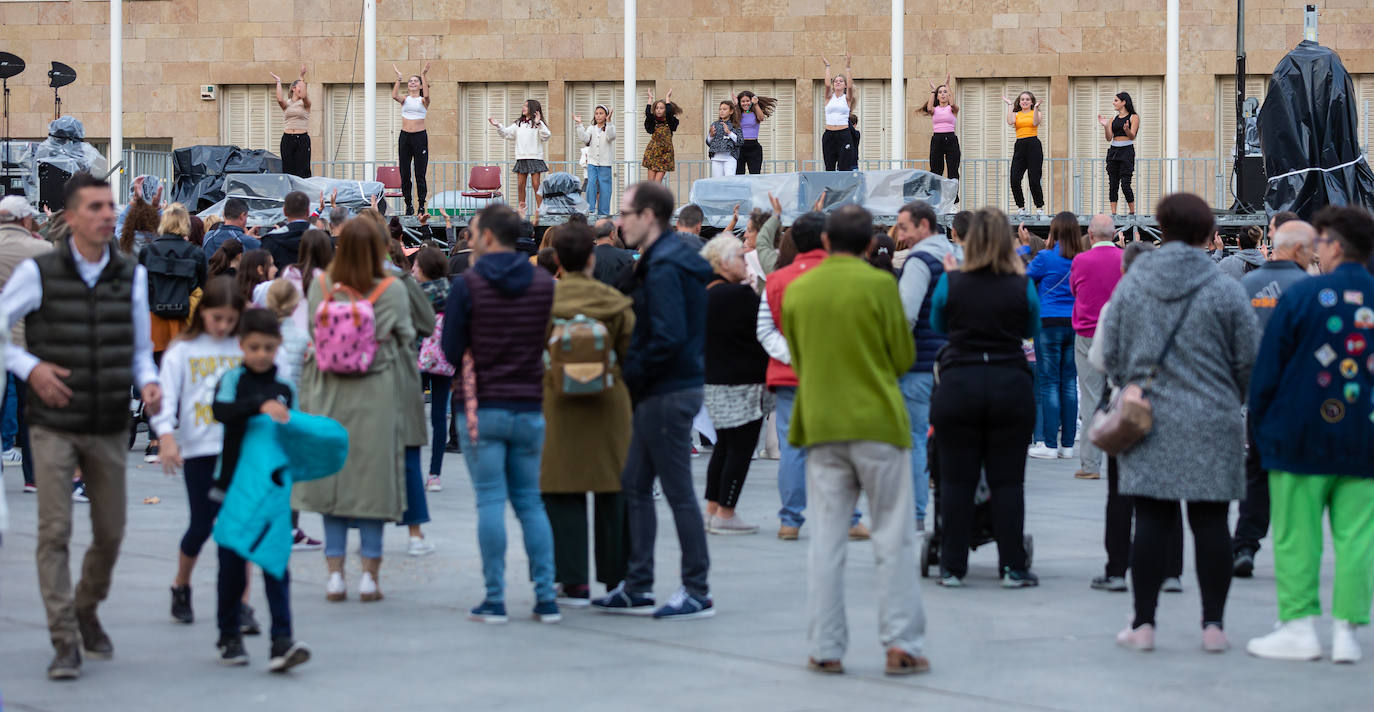 Fotos: Las Twin Melody movilizan Logroño con un Tik Tok masivo