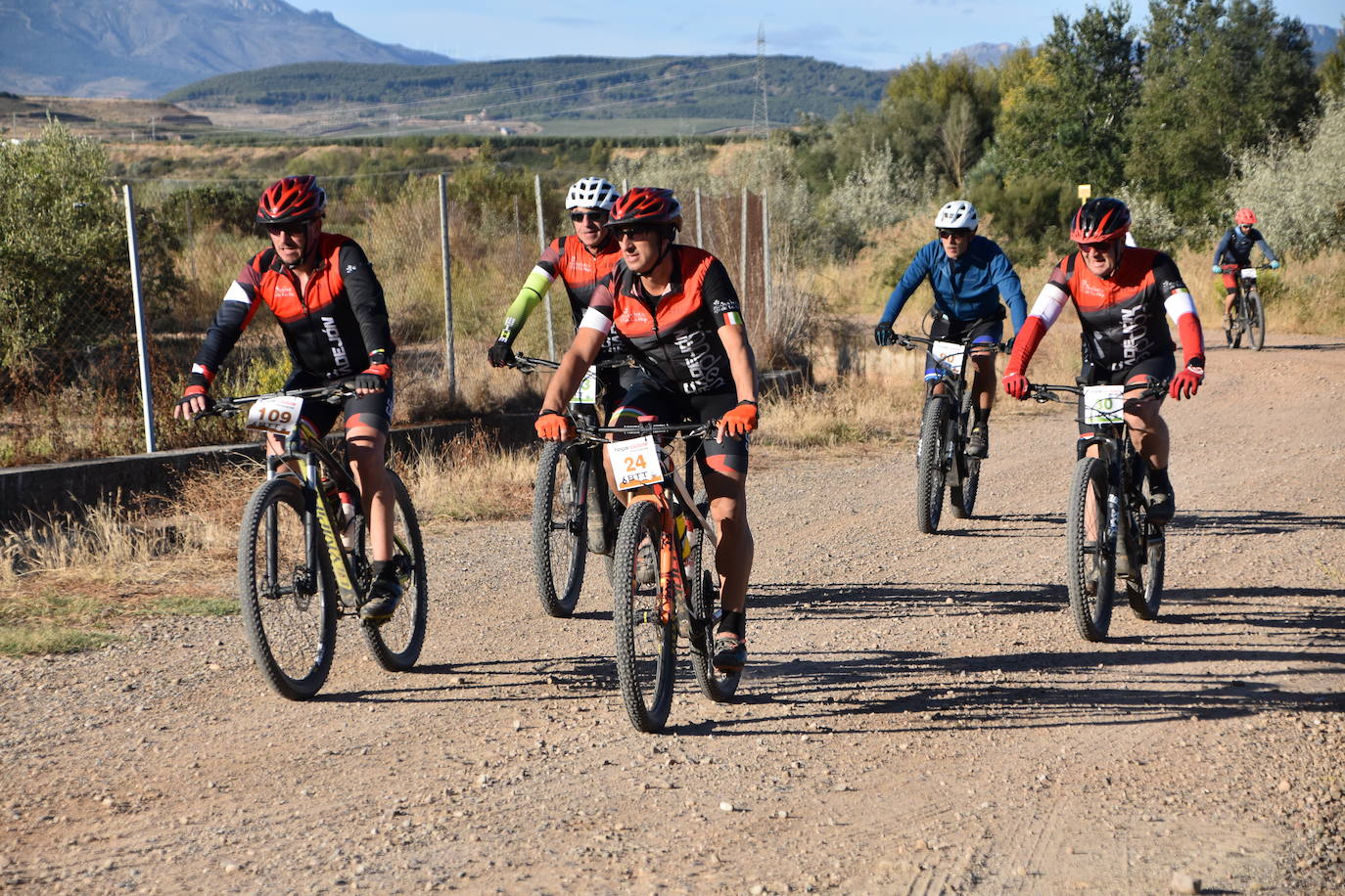 Fotos: Cruz y Narciso se llevan la BTT de la Peña Calagurritana