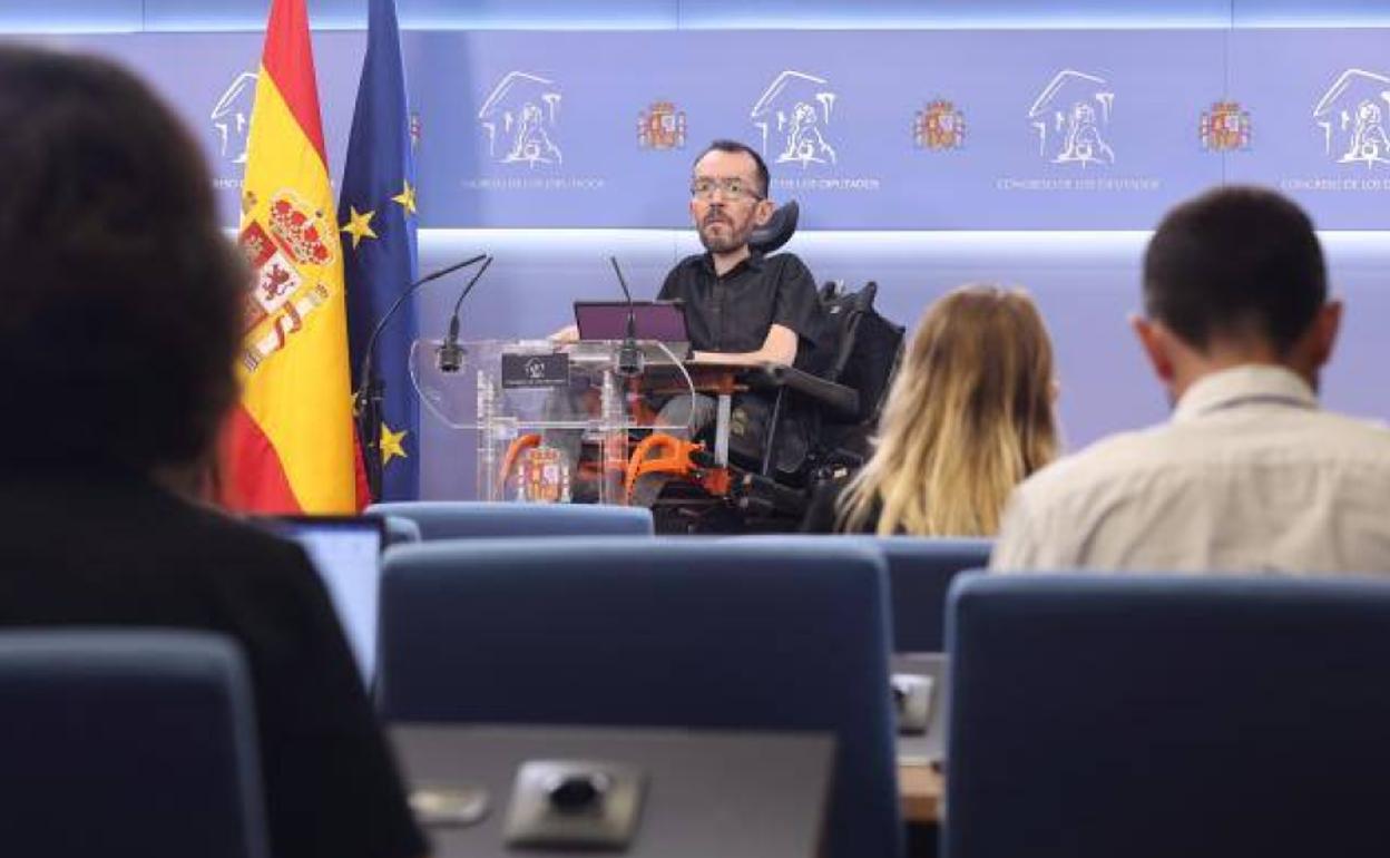 Rueda de prensa de Pablo Echenique este martes en el Congreso.