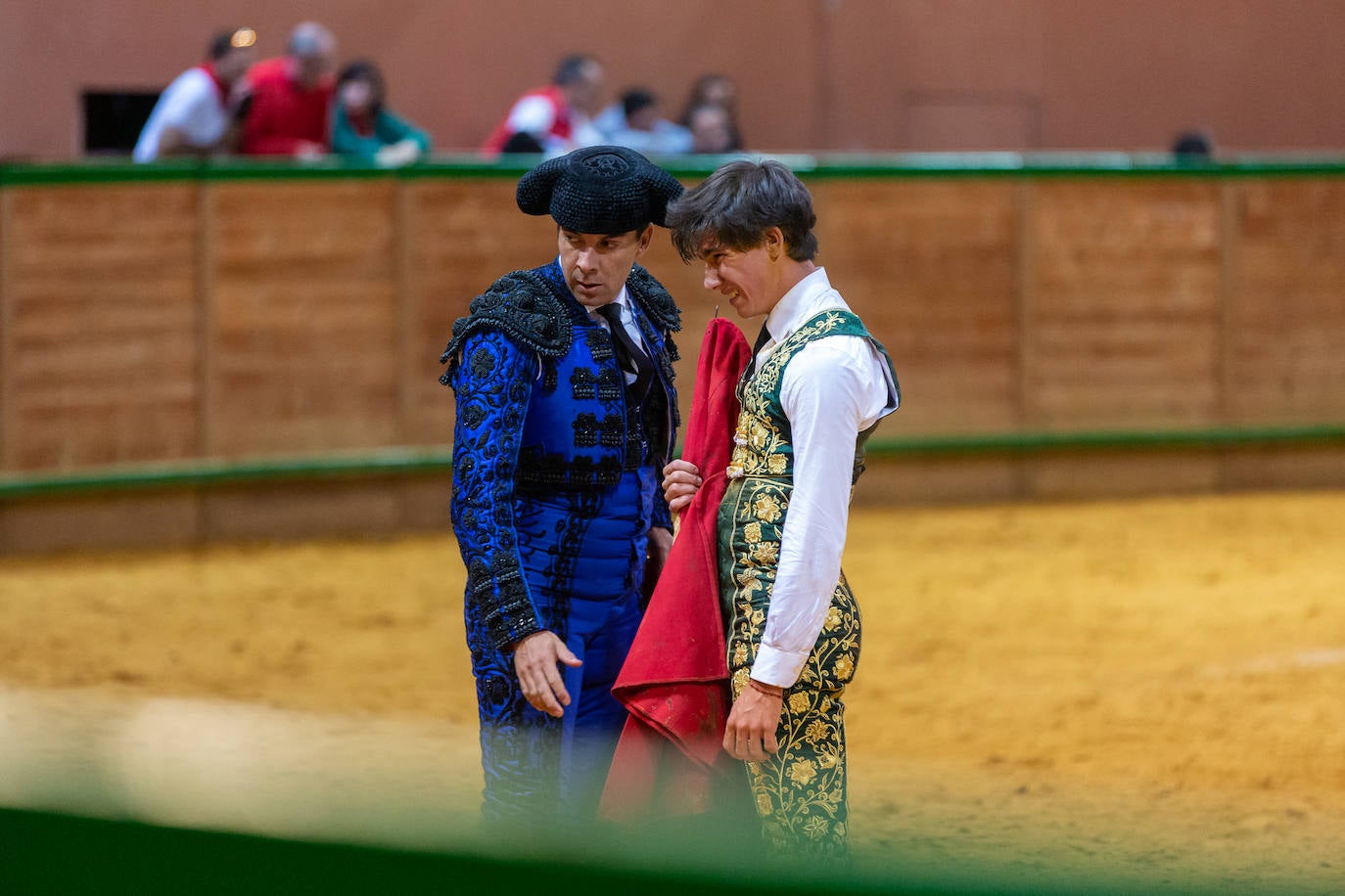 Fotos: Pulido sufre una cogida en Arnedo