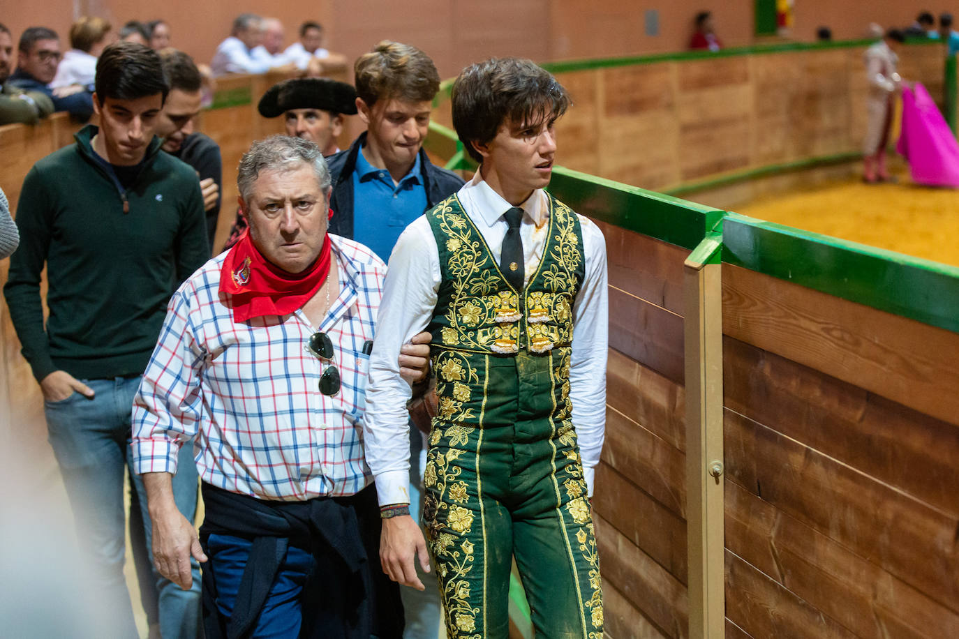 Fotos: Pulido sufre una cogida en Arnedo