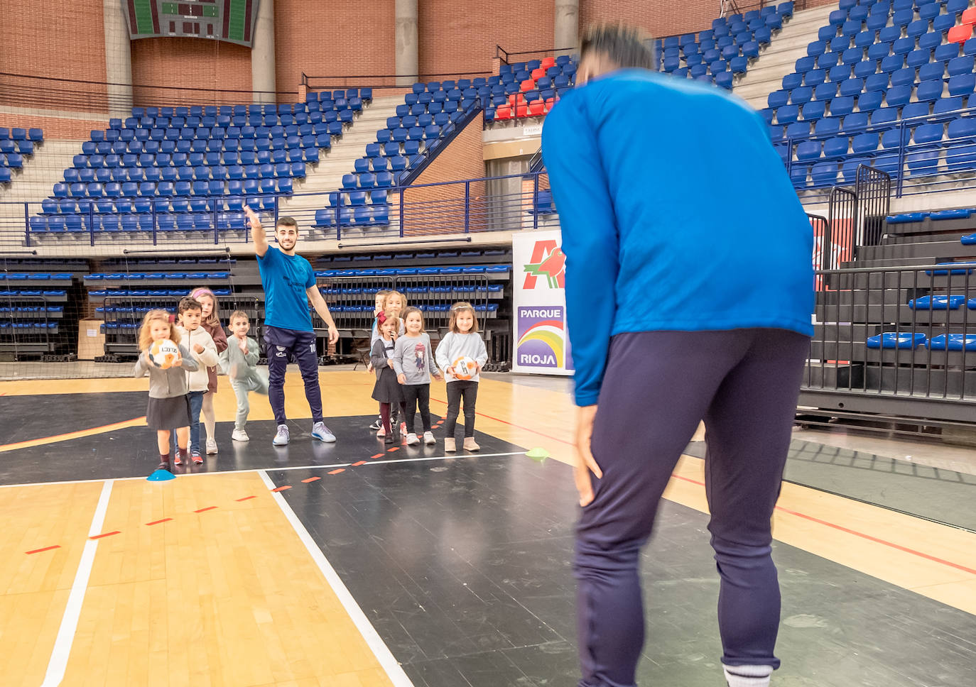 Fotos: Una jornada de balonmano para los más peques