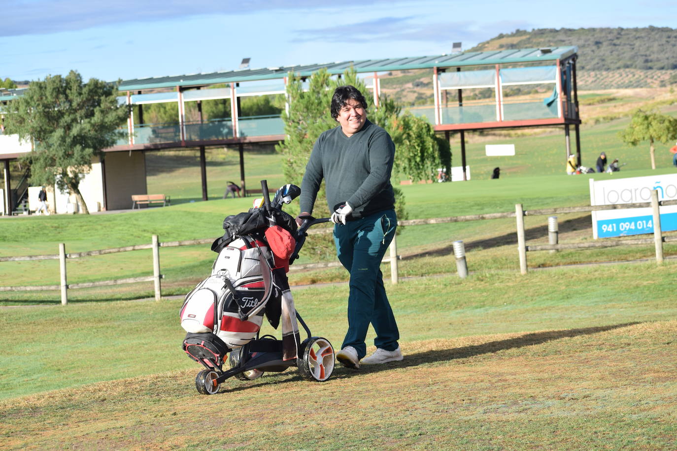 Un jugador disfruta de la jornada en el Campo de Logroño.