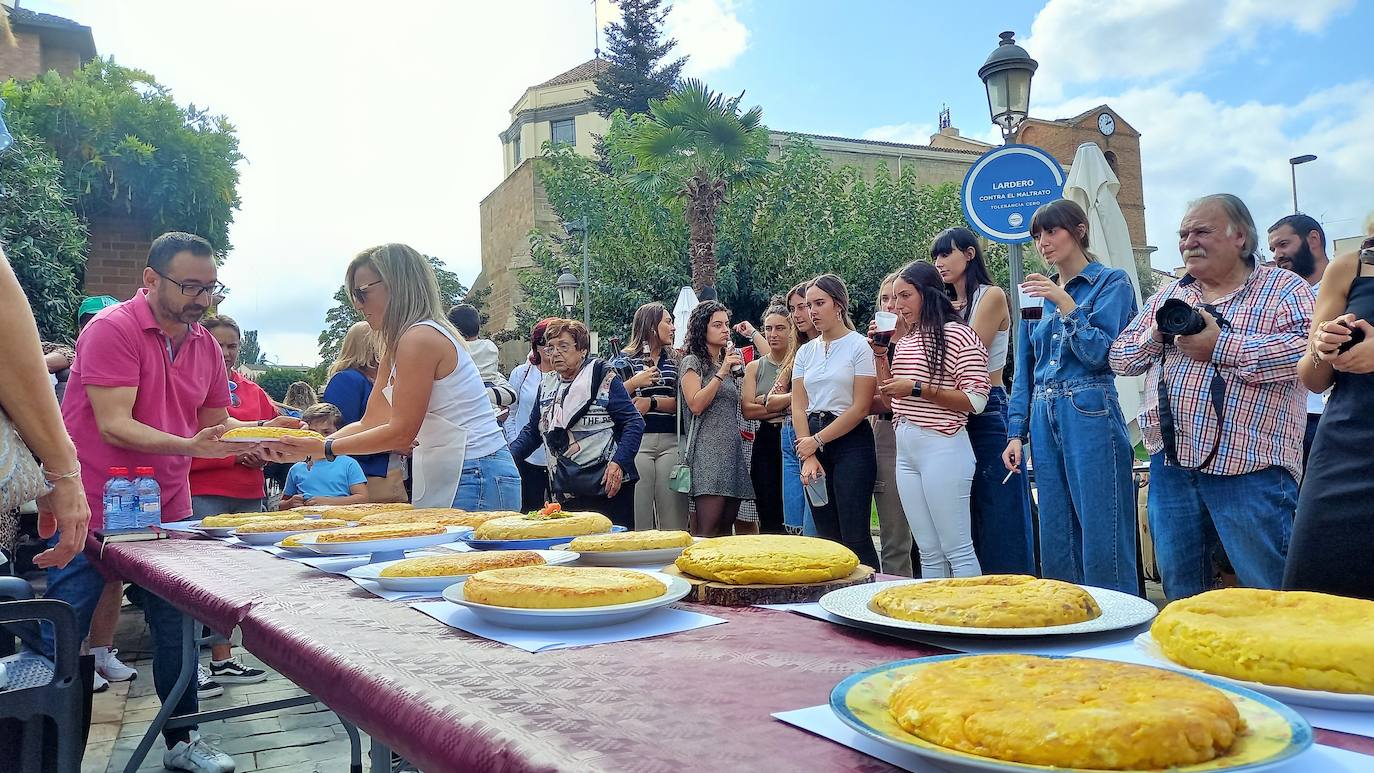 Fotos: Concurso de tortillas en Lardero por las fiestas de Gracias