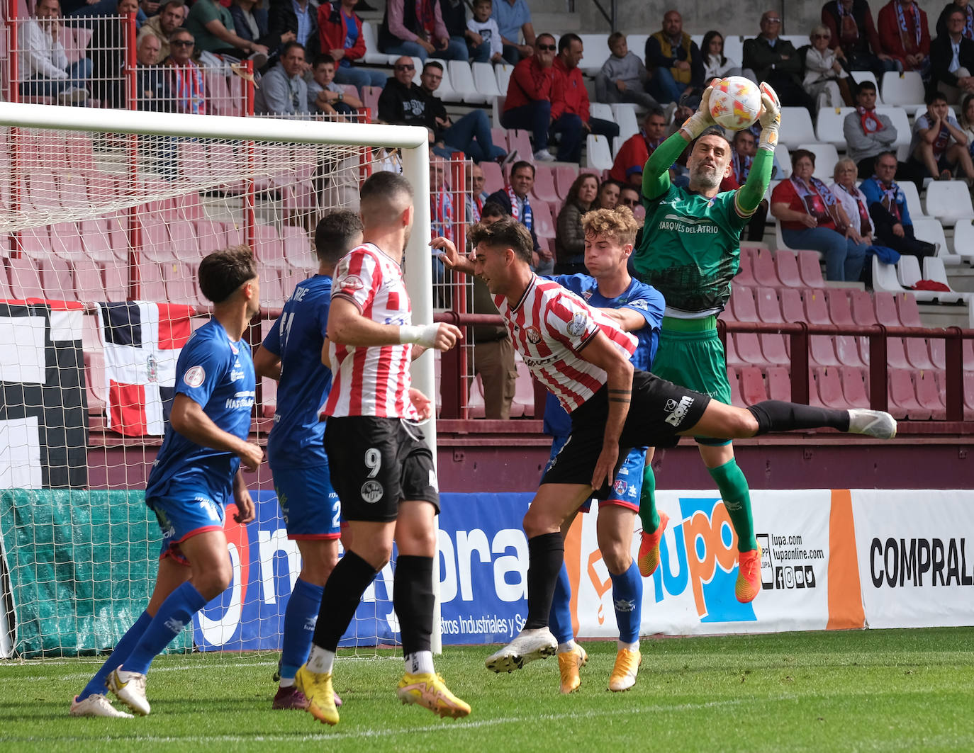Fotos: Victoria del Calahorra frente a la SD Logroñés (0-2)