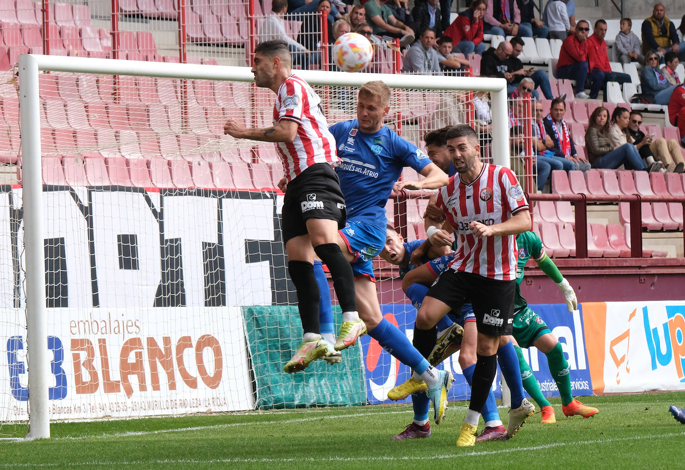 Fotos: Victoria del Calahorra frente a la SD Logroñés (0-2)