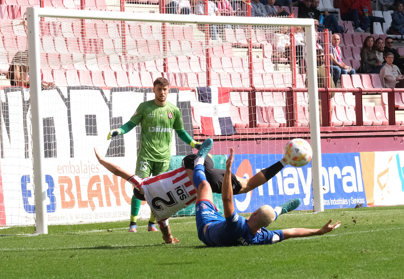 Fotos: Victoria del Calahorra frente a la SD Logroñés (0-2)
