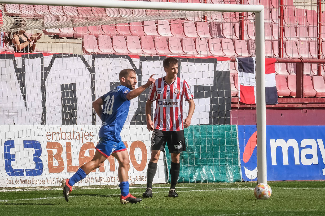 Fotos: Victoria del Calahorra frente a la SD Logroñés (0-2)