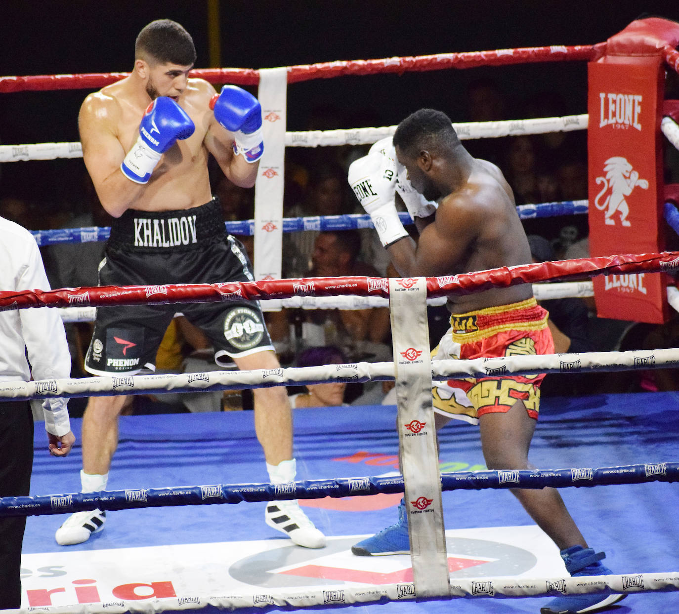 Fotos: Velada de boxeo en Villamediana: el riojano Gazi Khalidov gana su primer combate profesional