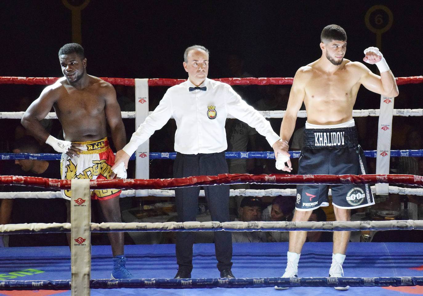 Fotos: Velada de boxeo en Villamediana: el riojano Gazi Khalidov gana su primer combate profesional