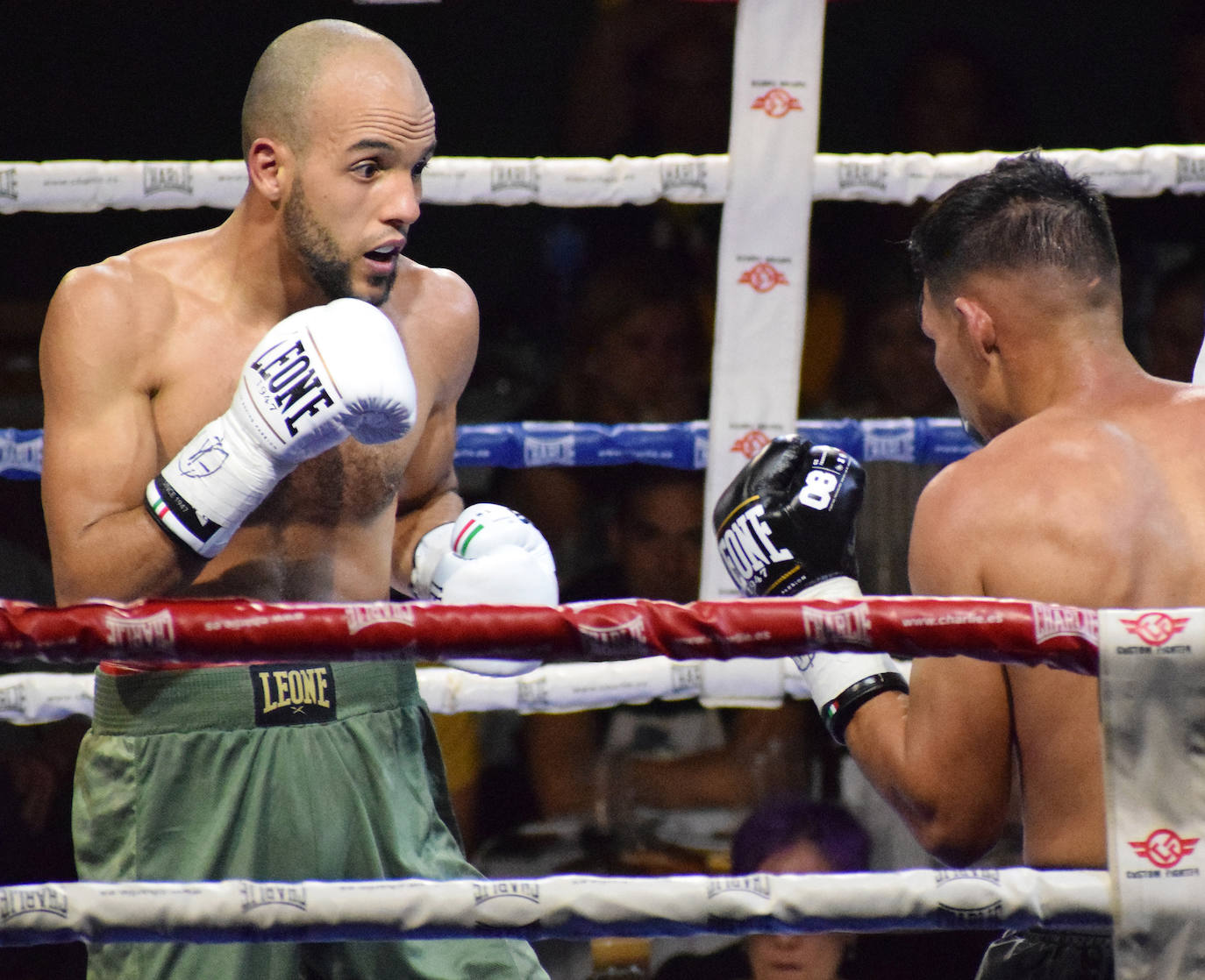 Fotos: Velada de boxeo en Villamediana: el riojano Gazi Khalidov gana su primer combate profesional