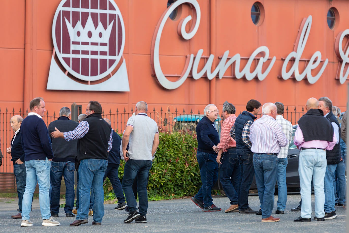 Fotos: Encuentro en Nájera de Bretón con sus apoyos