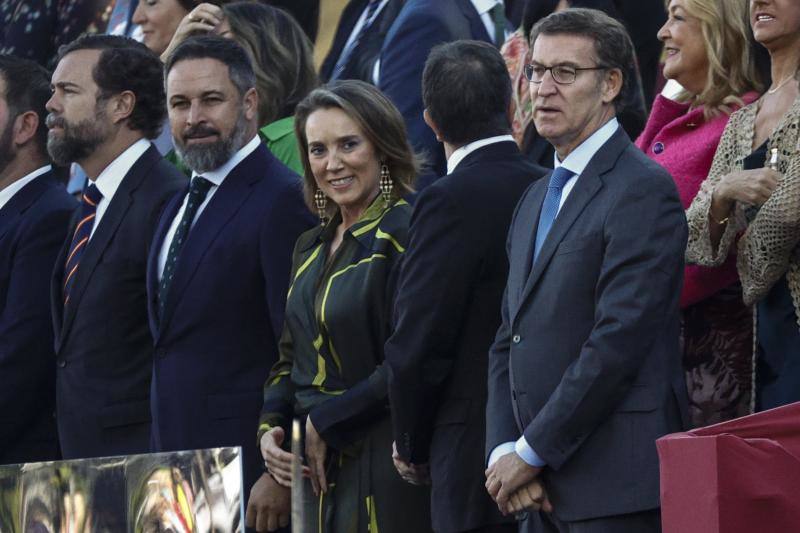 Imagen principal - Una nutrida representación riojana en el Desfile de las Fuerzas Armadas