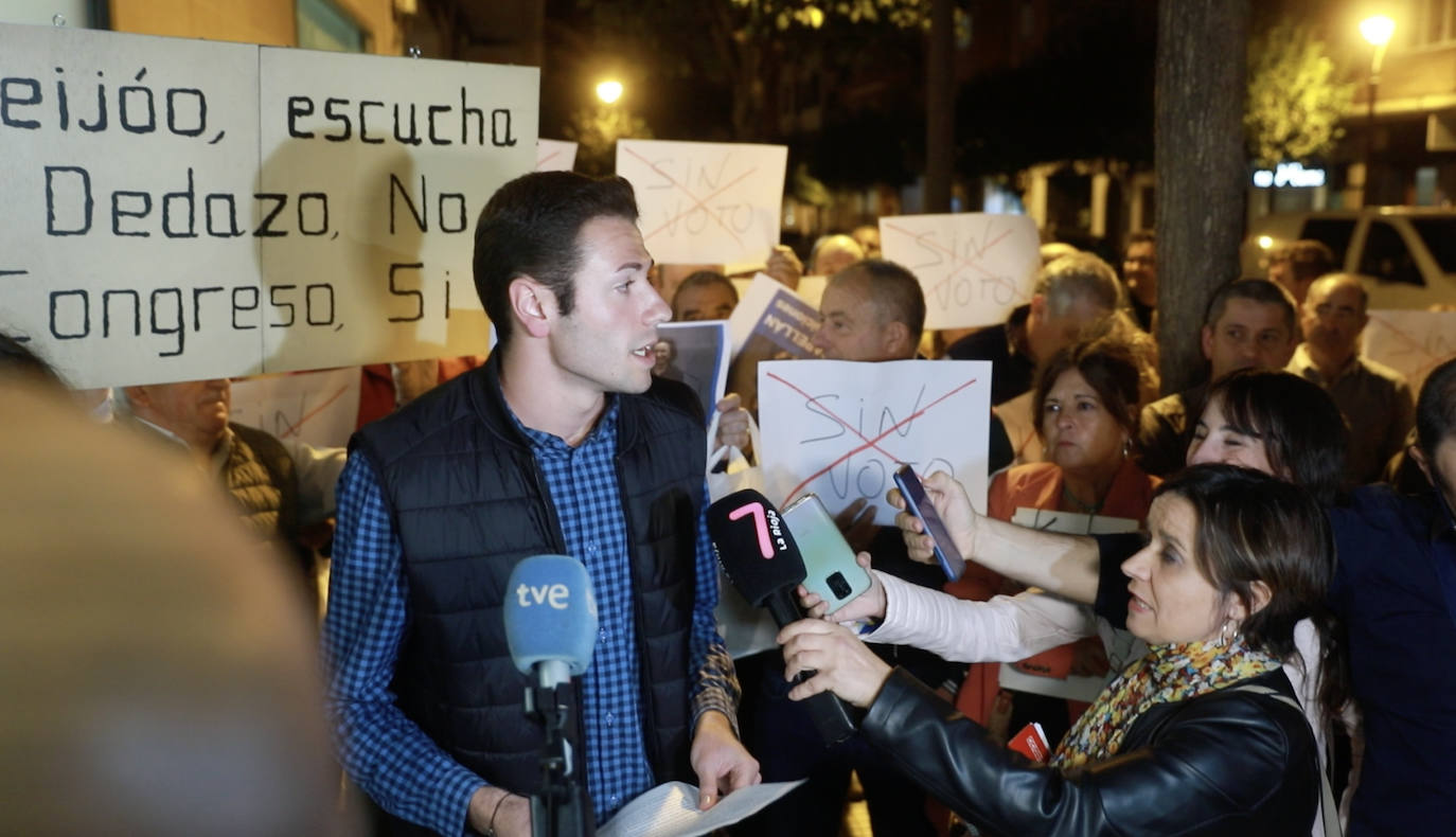 Fotos: La ejecutiva regional del PP apoya a Capellán como candidato