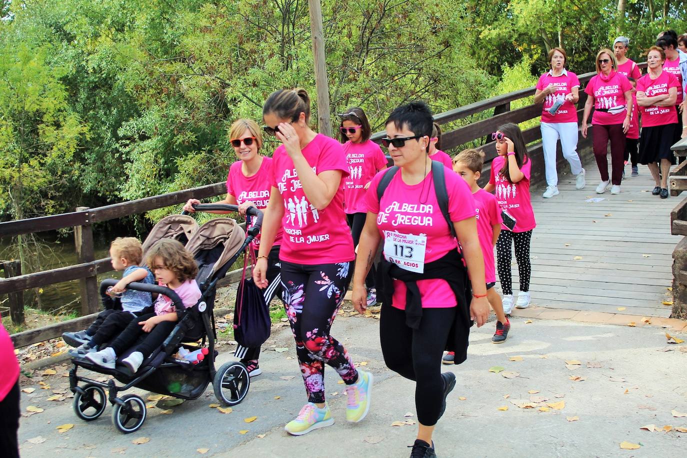 Fotos: La Carrera de la Mujer logra 800 inscripciones a favor de la Asociación Española Contra el Cáncer en La Rioja
