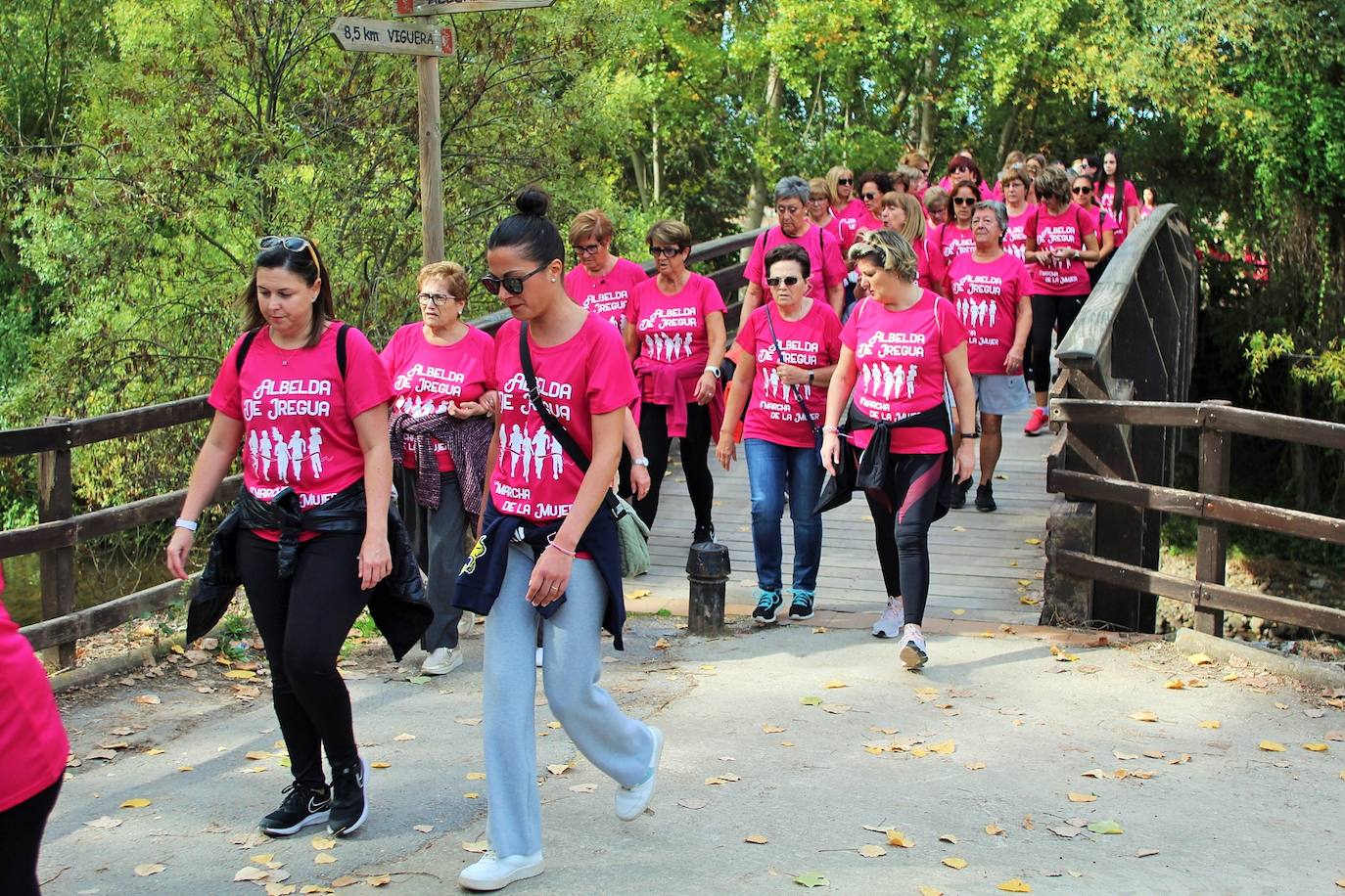 Fotos: La Carrera de la Mujer logra 800 inscripciones a favor de la Asociación Española Contra el Cáncer en La Rioja
