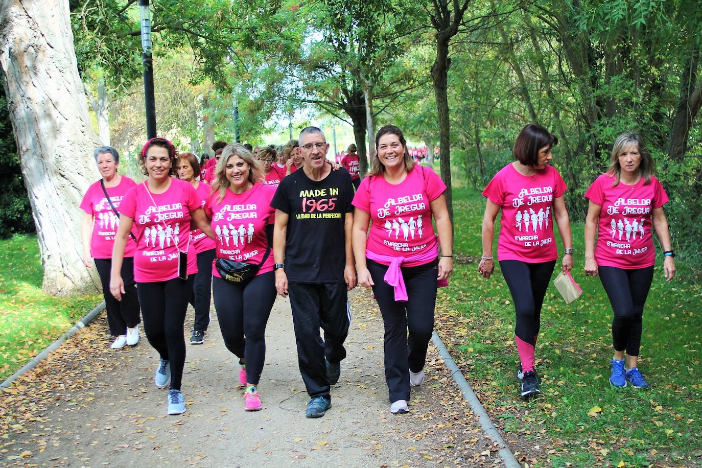 Fotos: La Carrera de la Mujer logra 800 inscripciones a favor de la Asociación Española Contra el Cáncer en La Rioja