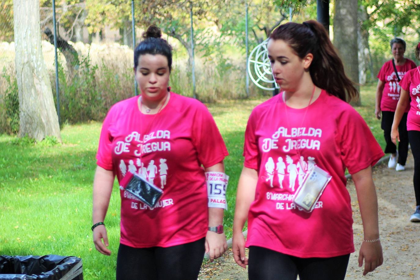 Fotos: La Carrera de la Mujer logra 800 inscripciones a favor de la Asociación Española Contra el Cáncer en La Rioja