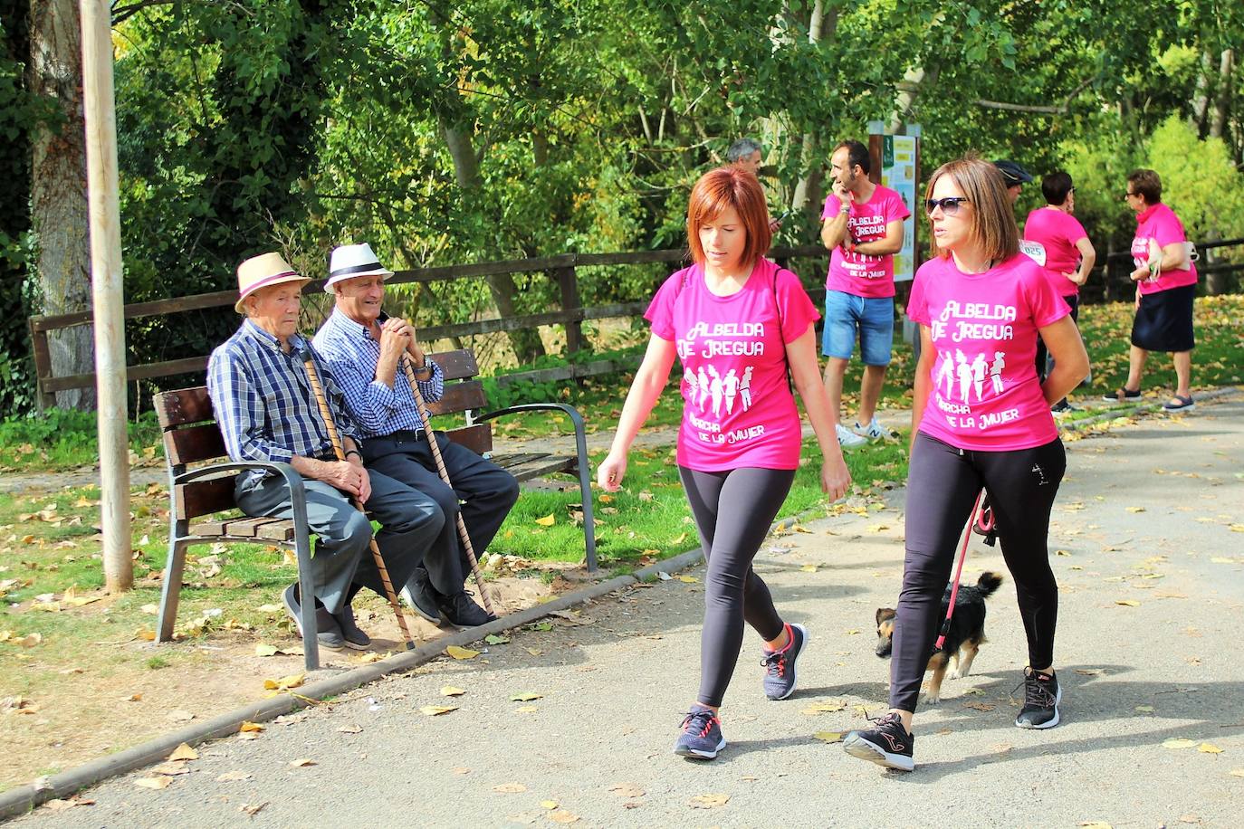 Fotos: La Carrera de la Mujer logra 800 inscripciones a favor de la Asociación Española Contra el Cáncer en La Rioja
