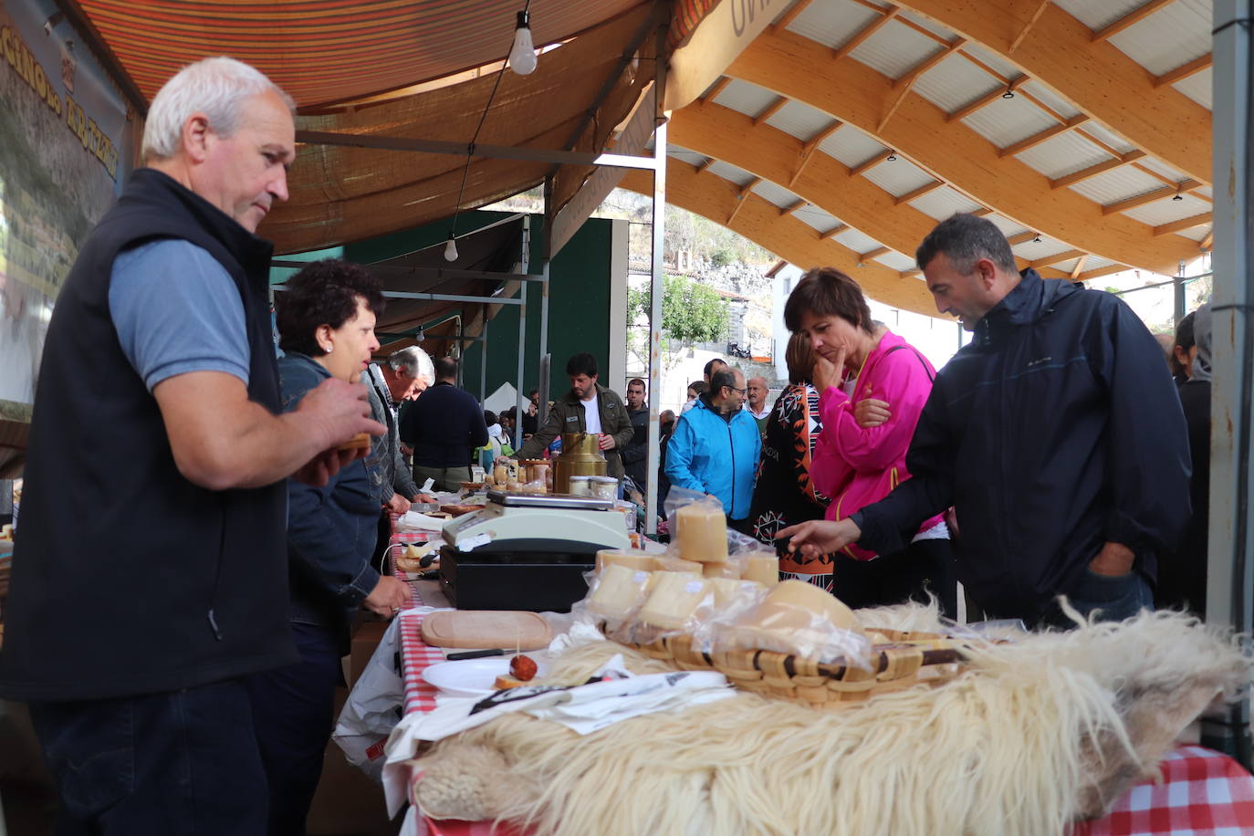 Fotos: Feria de quesos en Munilla