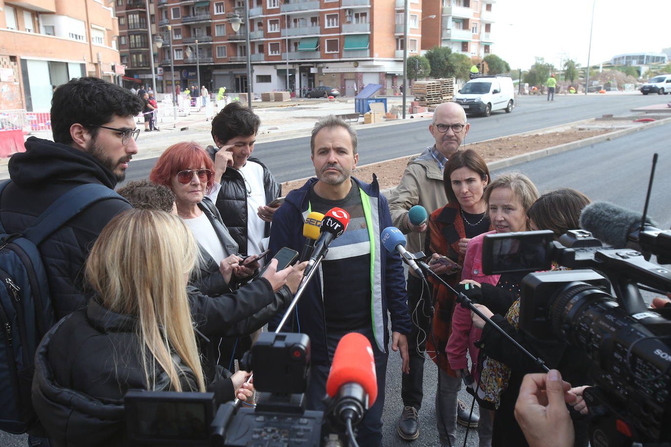 Fotos: Parte del cruce de Vara de Rey abrirá al tráfico la semana que viene