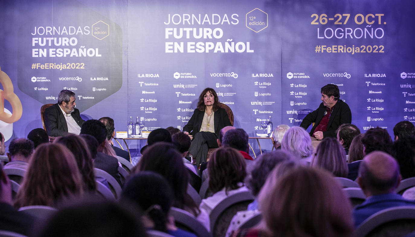 Fotos: Apertura de Futuro en Español en el Círculo Logroñés con Luis García Montero y Elvira Lindo