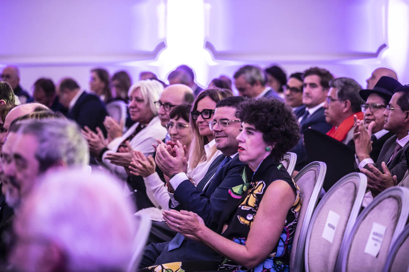 Fotos: Apertura de Futuro en Español en el Círculo Logroñés con Luis García Montero y Elvira Lindo