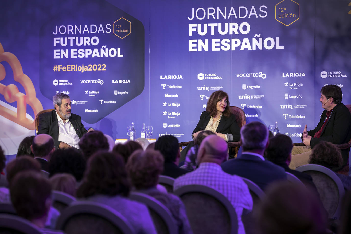 Fotos: Apertura de Futuro en Español en el Círculo Logroñés con Luis García Montero y Elvira Lindo