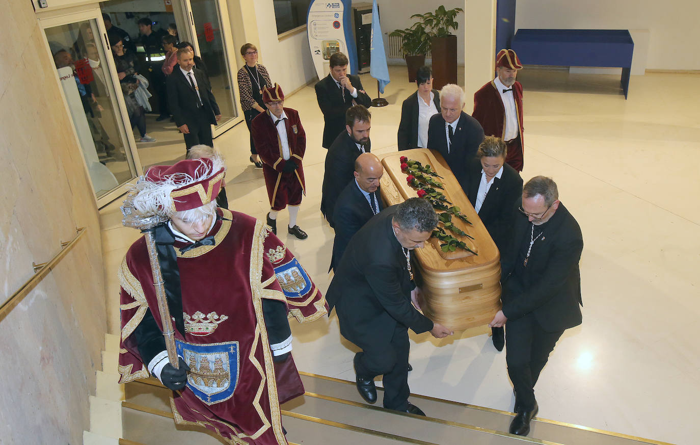 Fotos: Emoción en la despedida del concejal Fran Pérez: «Te vamos a echar mucho de menos»