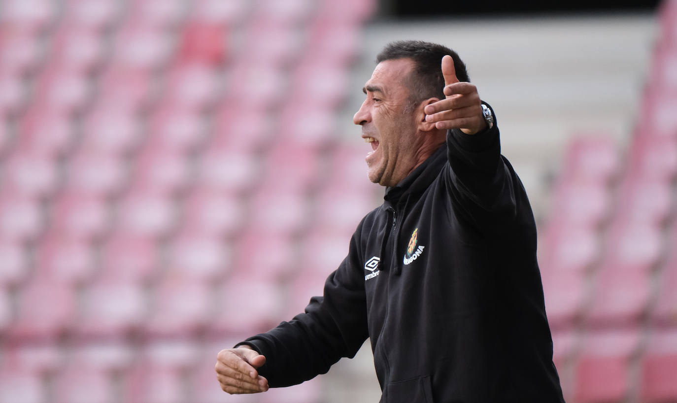 Fotos: La SD Logroñés cae ante el Nástic