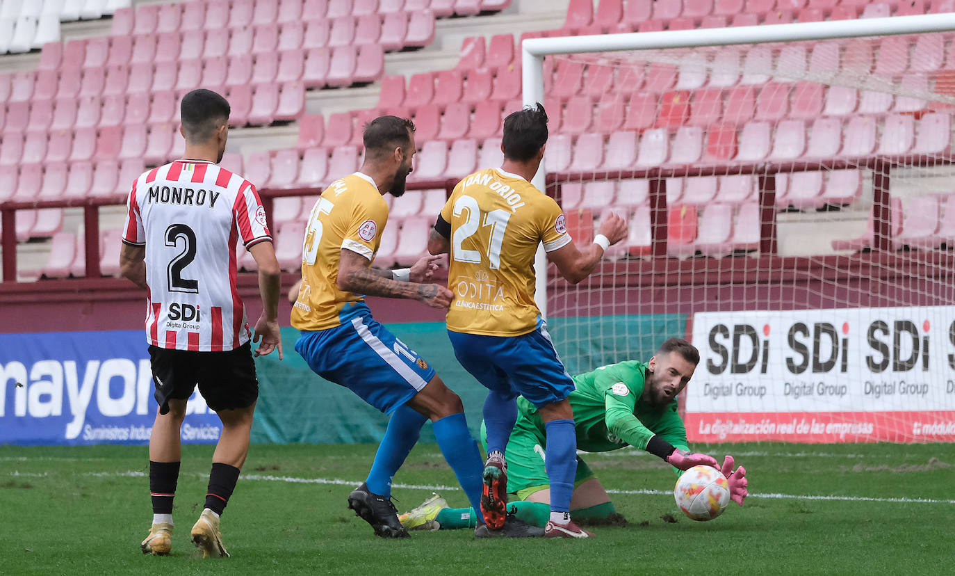 Fotos: La SD Logroñés cae ante el Nástic