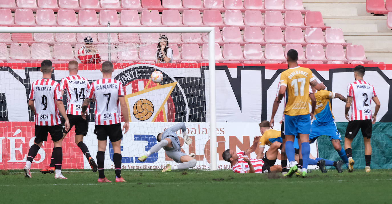 Fotos: La SD Logroñés cae ante el Nástic