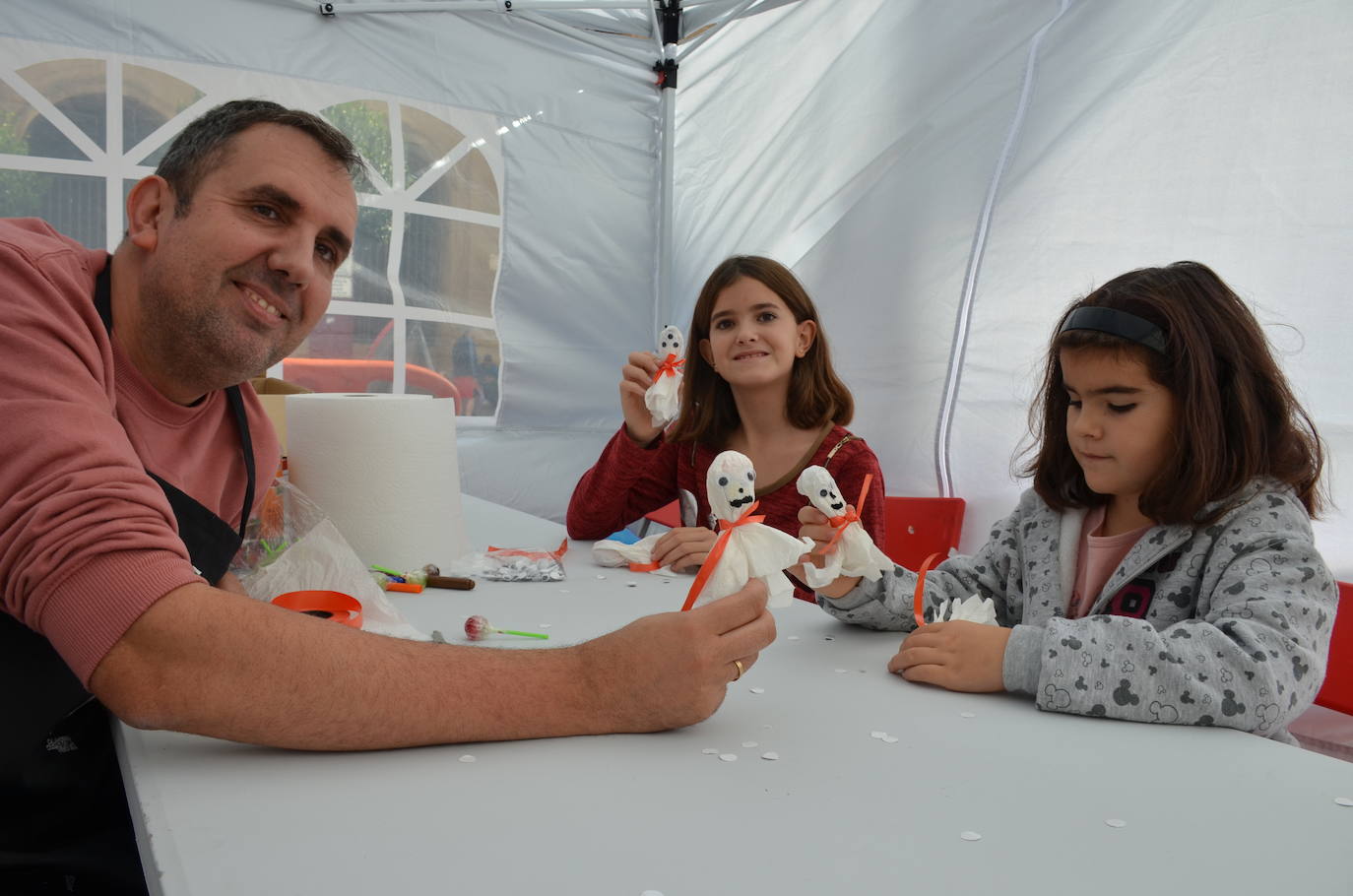 Fotos: La Calahorra más dulce se exhibe en la XVI edición de la Feria de Golmajería