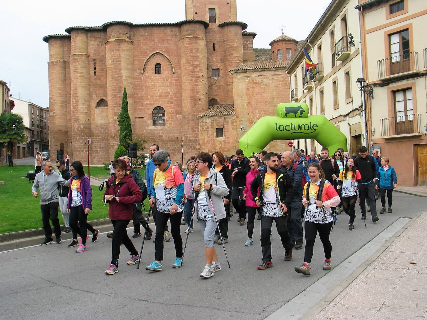 Fotos: Visita al Valle de la Lengua: doscientas personas recorren el Camino Real entre Nájera y San Millán de la Cogolla