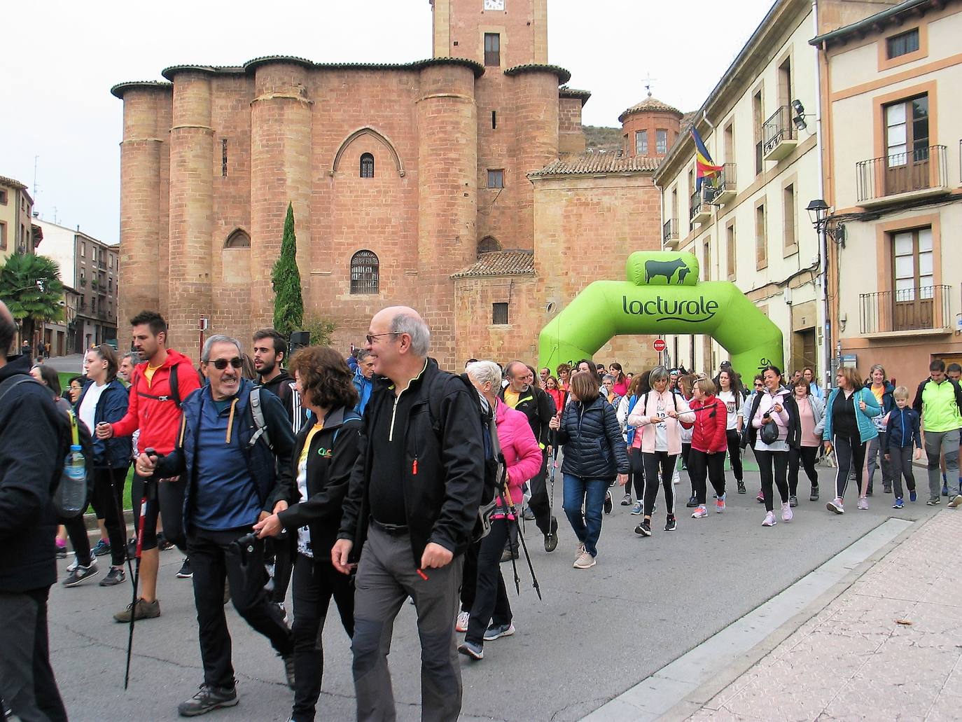 Fotos: Visita al Valle de la Lengua: doscientas personas recorren el Camino Real entre Nájera y San Millán de la Cogolla