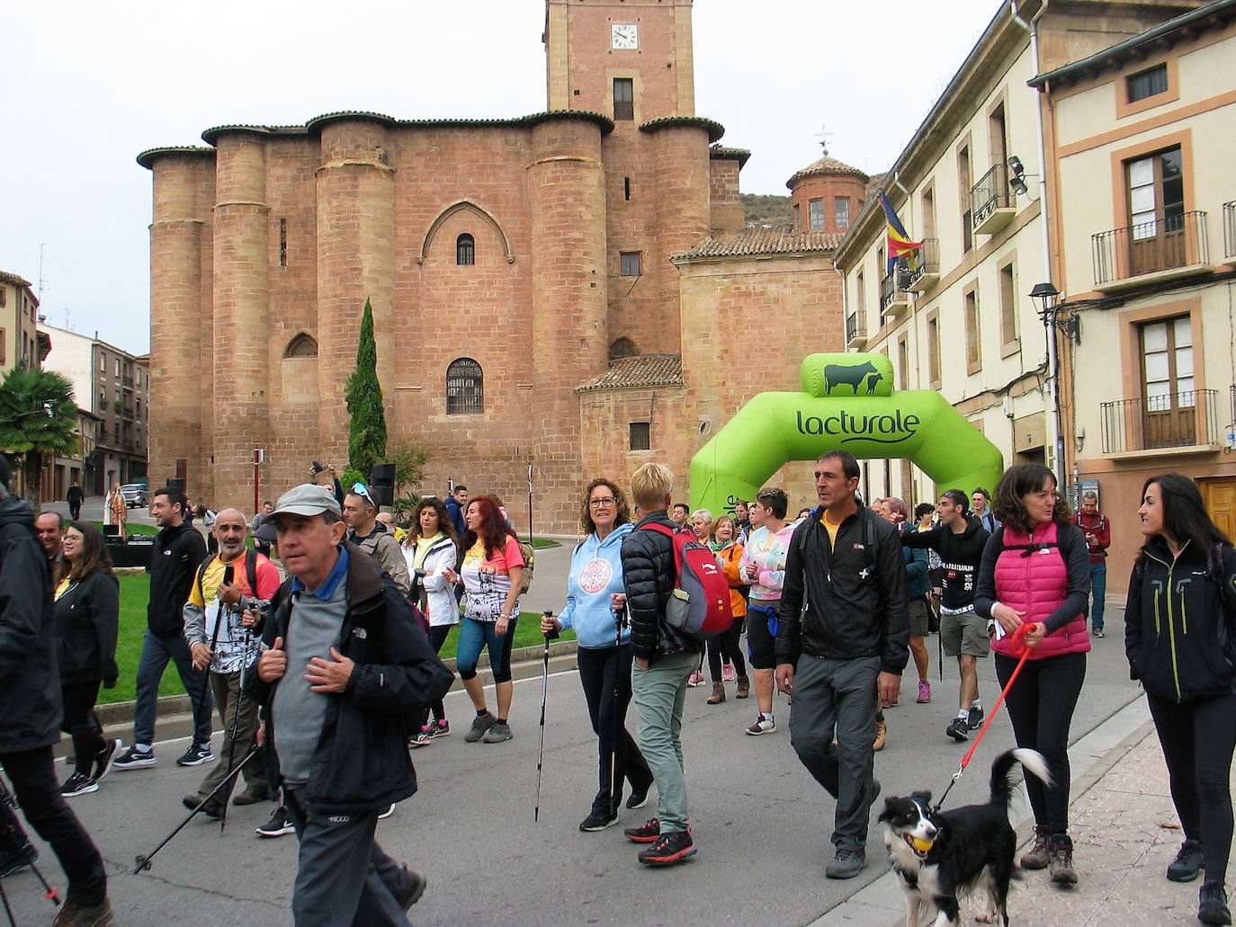 Fotos: Visita al Valle de la Lengua: doscientas personas recorren el Camino Real entre Nájera y San Millán de la Cogolla