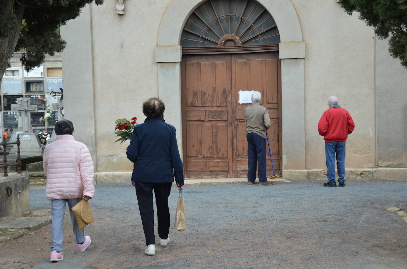 Mañana en el cementerio de Calahorra