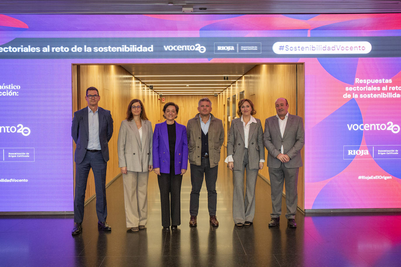 Fotos: &#039;Respuestas sectoriales al reto de la sostenibilidad&#039;, foro organizado por el Grupo Vocento y patrocinado por el Consejo Regulador de la Denominación de Origen Calificada (DOCa) Rioja