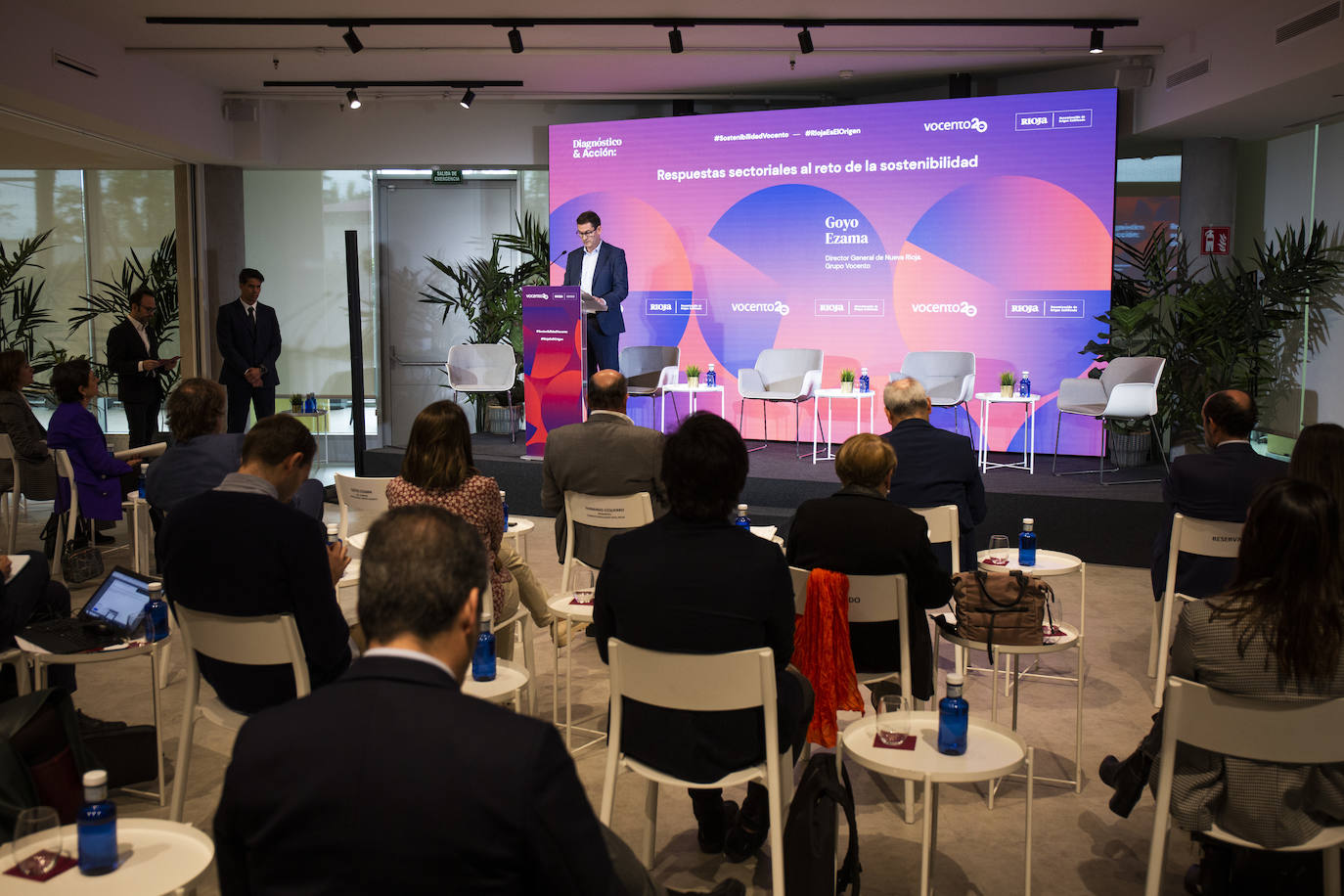 Fotos: &#039;Respuestas sectoriales al reto de la sostenibilidad&#039;, foro organizado por el Grupo Vocento y patrocinado por el Consejo Regulador de la Denominación de Origen Calificada (DOCa) Rioja