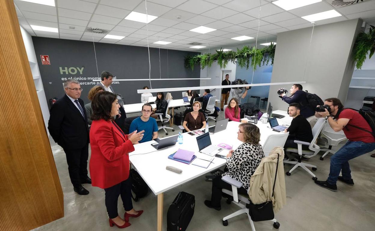 Visita de Andreu al Centro de Orientación y Empleo, en una imagen de archivo. 