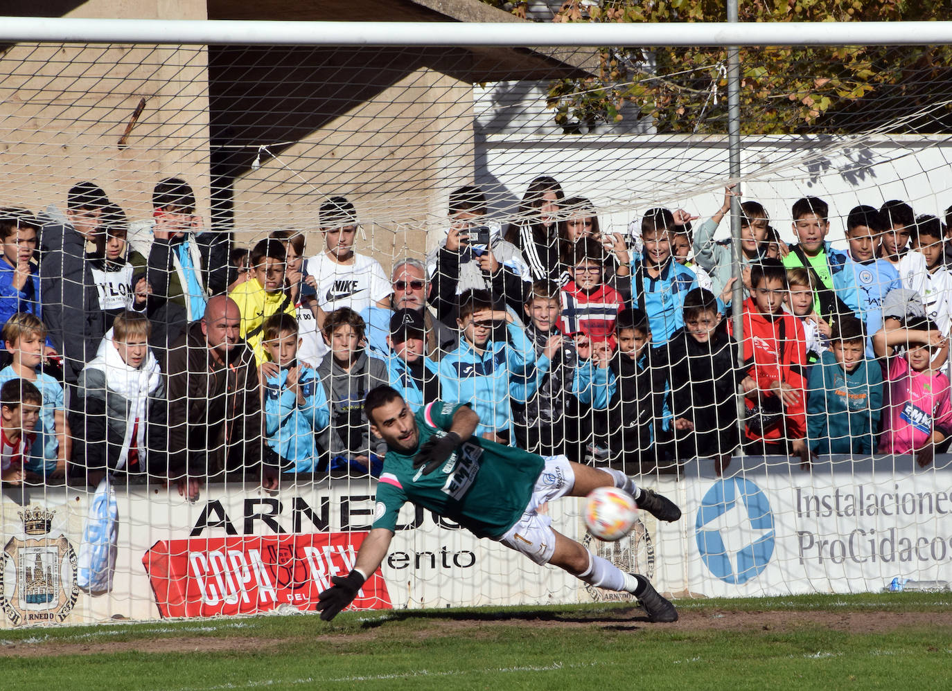 Fotos: Los penaltis catapultan al Arnedo